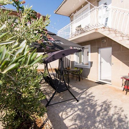 Apartments Ivica - garden terrace Slatine Buitenkant foto